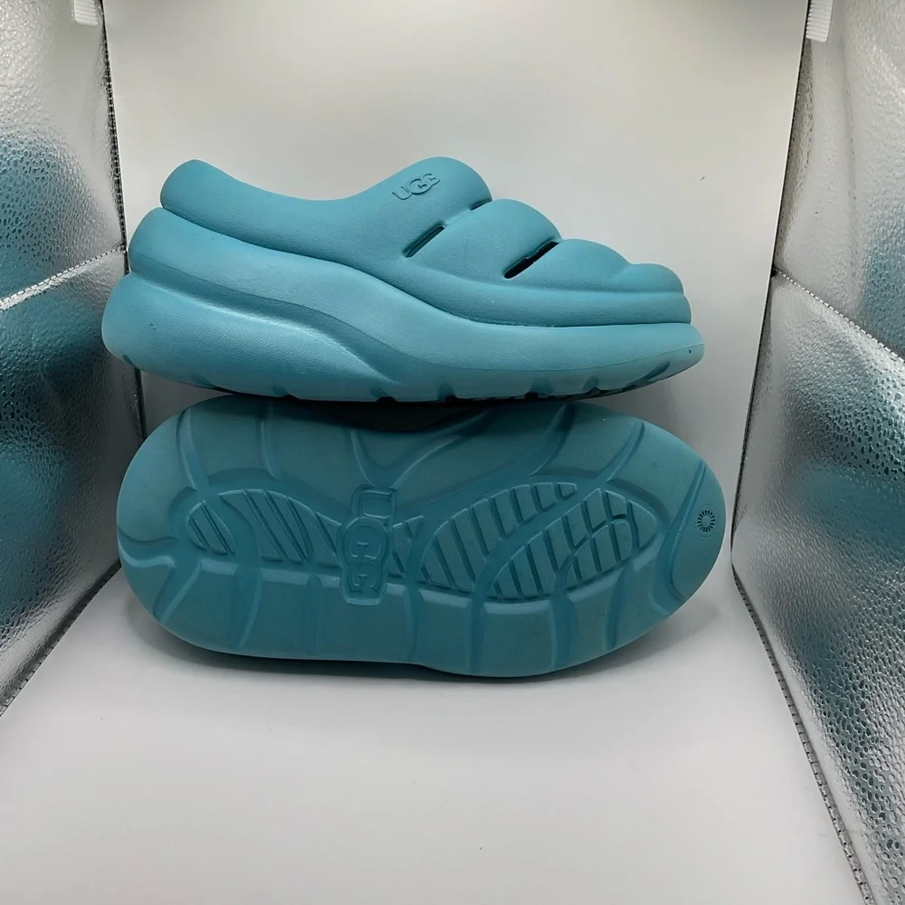UGG Blue Quilted Slippers‎ Slip-On Comfort Size 5.